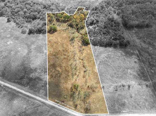 10 Acres of Recreational & Residential Land for Sale in Hubbard, Texas