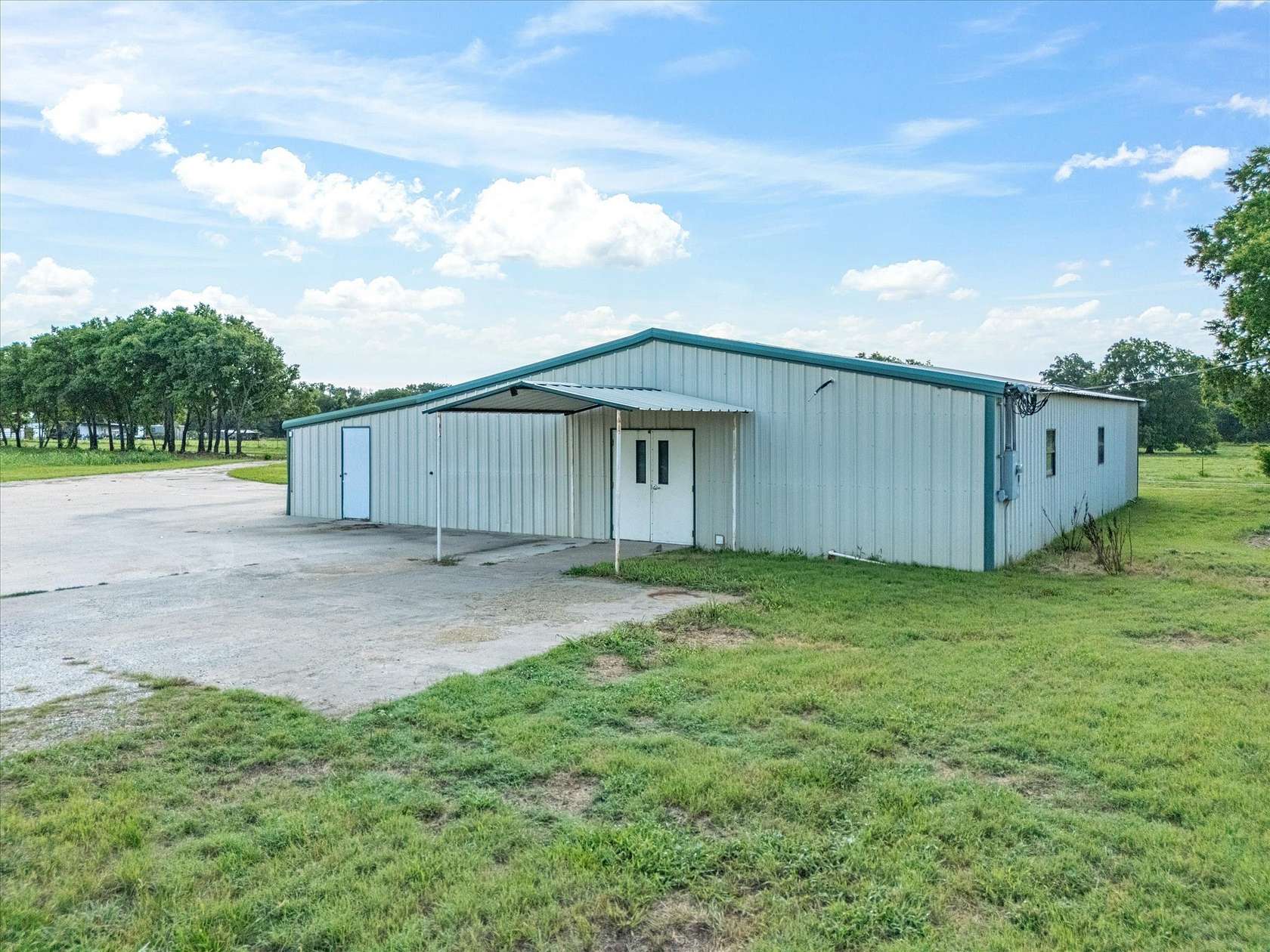 2 Acres of Commercial Land for Sale in Bowie, Texas