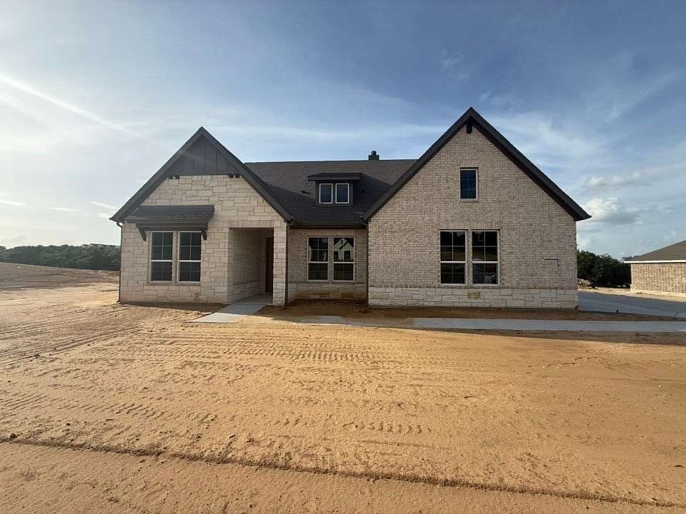 1.5 Acres of Land with Home for Sale in Weatherford, Texas