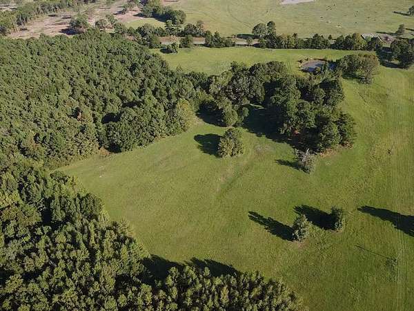 15 Acres of Recreational & Residential Land for Sale in Clarksville, Texas