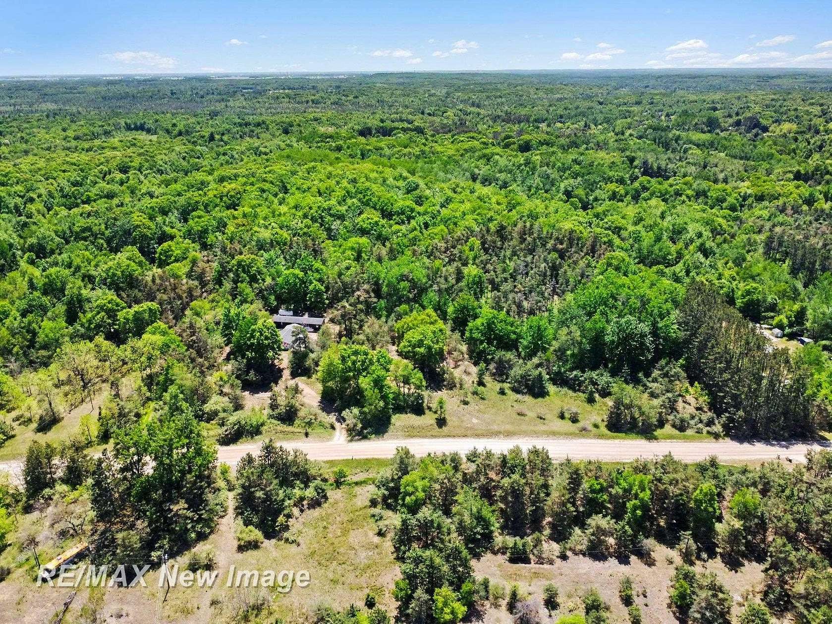 2.5 Acres of Residential Land for Sale in Farwell, Michigan