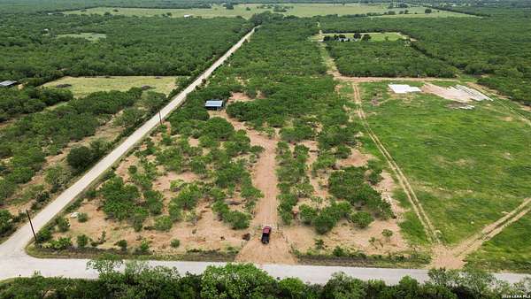 10 Acres of Recreational & Residential Land for Sale in Yancey, Texas