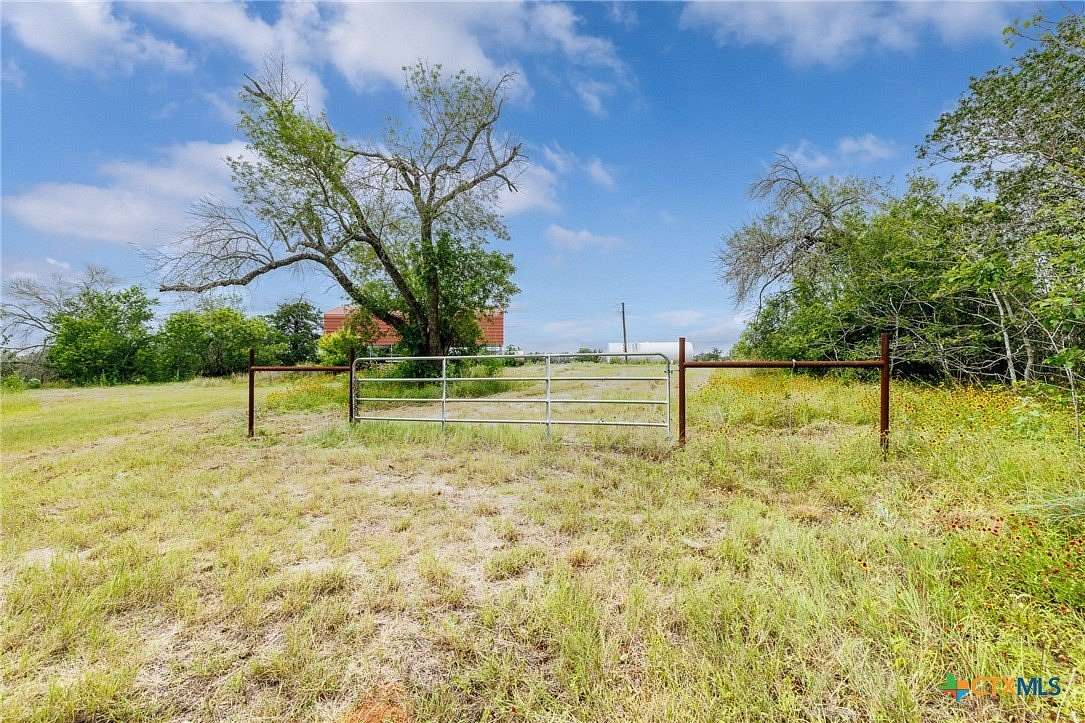 15.6 Acres of Recreational & Residential Land for Sale in Nixon, Texas