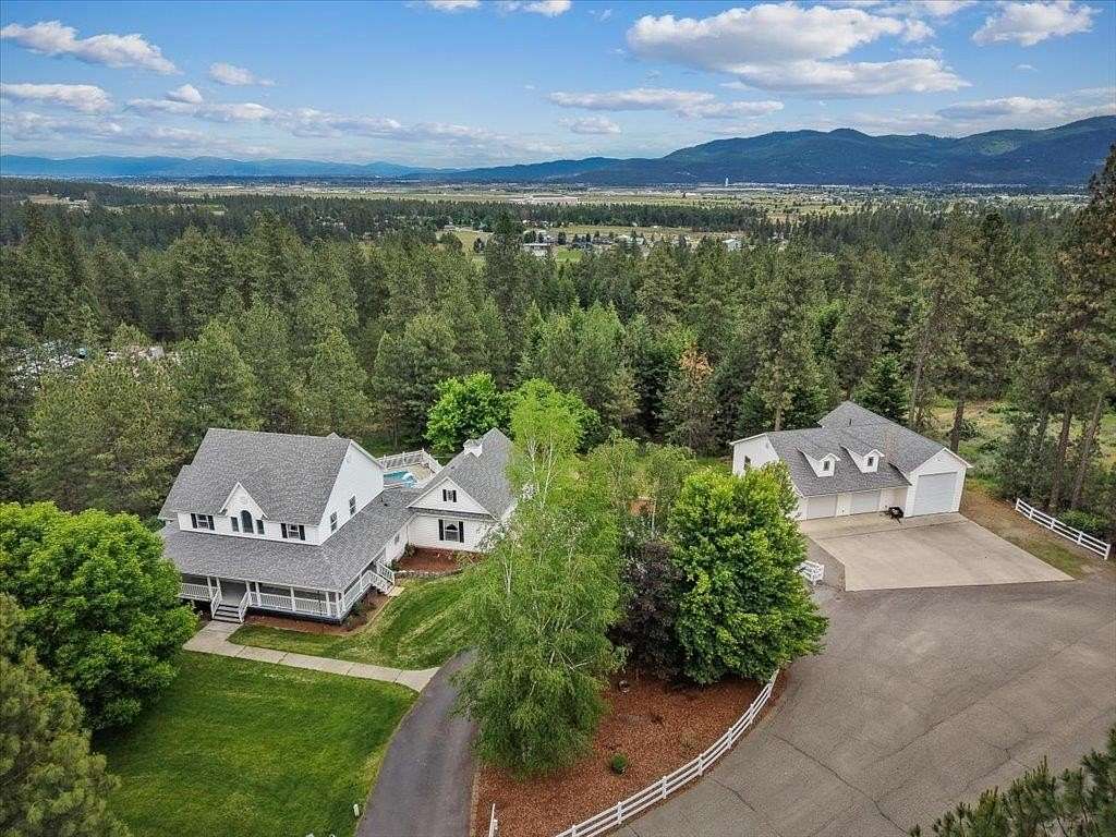 2.26 Acres of Land with Home for Sale in Newman Lake, Washington