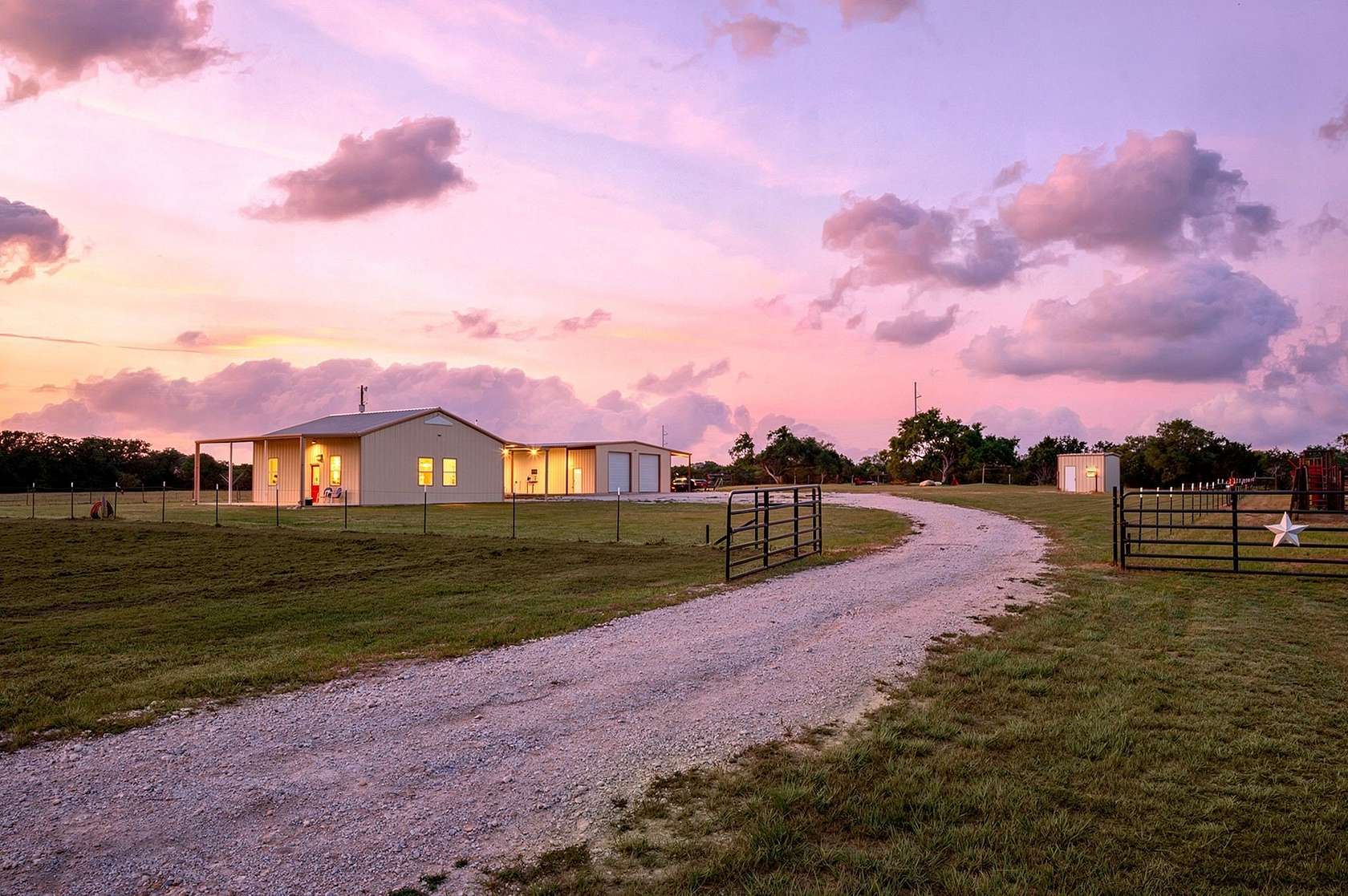 39 Acres of Land with Home for Sale in Hico, Texas