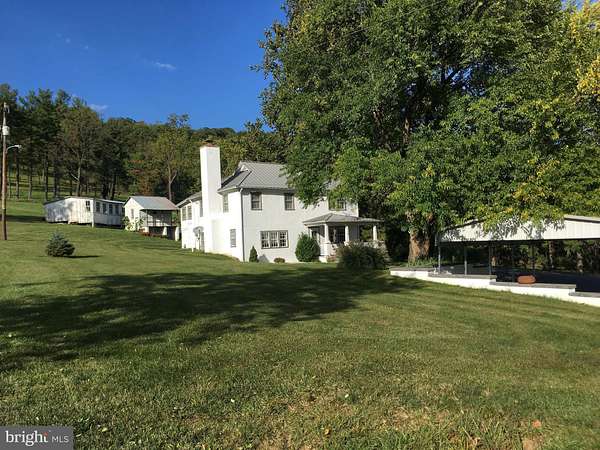 47.9 Acres of Land with Home for Sale in Paris, Virginia