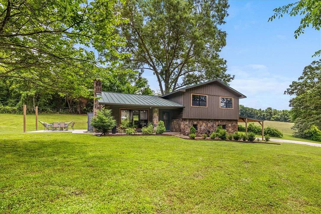 4.49 Acres of Land with Home for Sale in Fayetteville, Arkansas