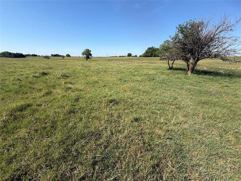 10 Acres of Land for Sale in Cashion, Oklahoma