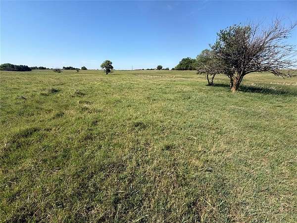 10 Acres of Land for Sale in Cashion, Oklahoma