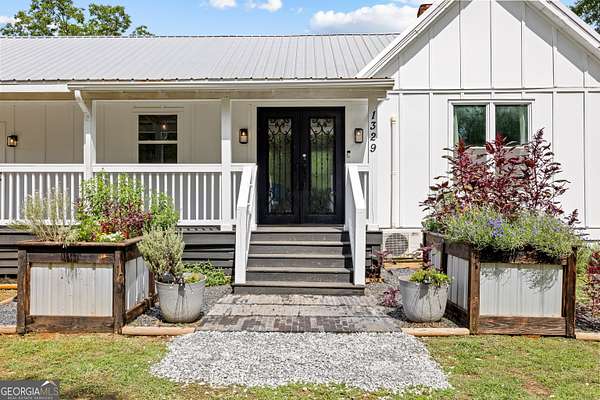 30 Acres of Agricultural Land with Home for Sale in Senoia, Georgia