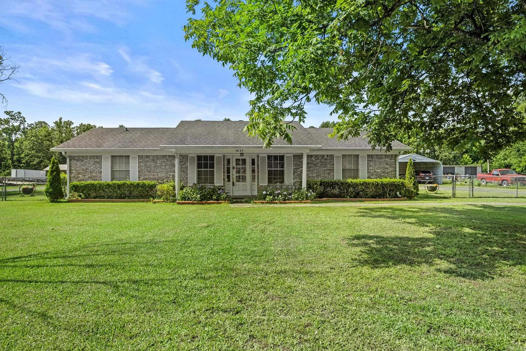 1.5 Acres of Land with Home for Sale in Little Rock, Arkansas