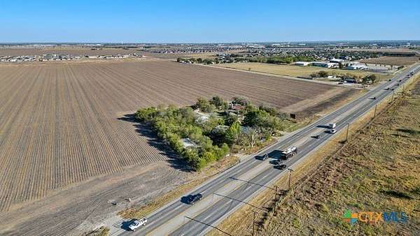 1 Acre of Mixed-Use Land for Sale in Seguin, Texas
