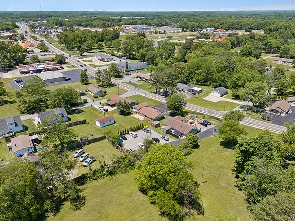 0.64 Acres of Mixed-Use Land for Lease in White House, Tennessee