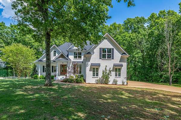 6 Acres of Land with Home for Sale in Lebanon, Tennessee
