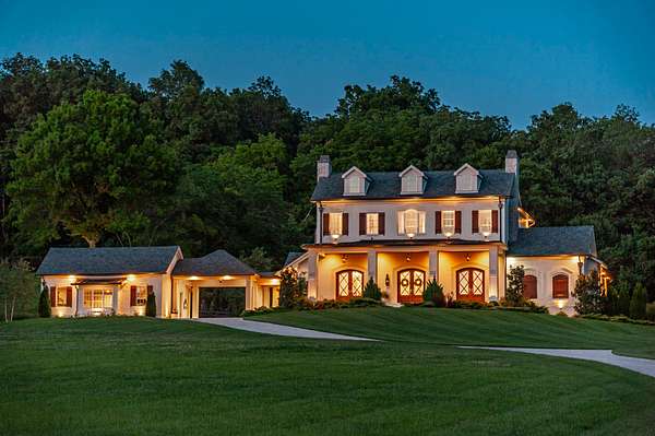 6.6 Acres of Land with Home for Sale in Hendersonville, Tennessee
