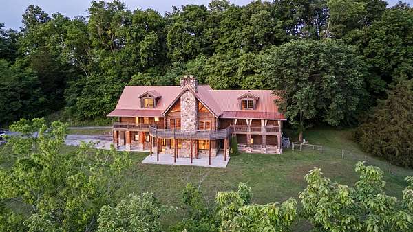 5 Acres of Land with Home for Sale in Franklin, Tennessee