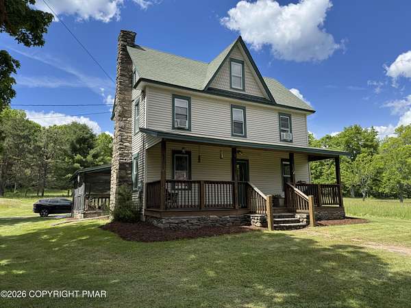 1.5 Acres of Land with Home for Sale in Canadensis, Pennsylvania