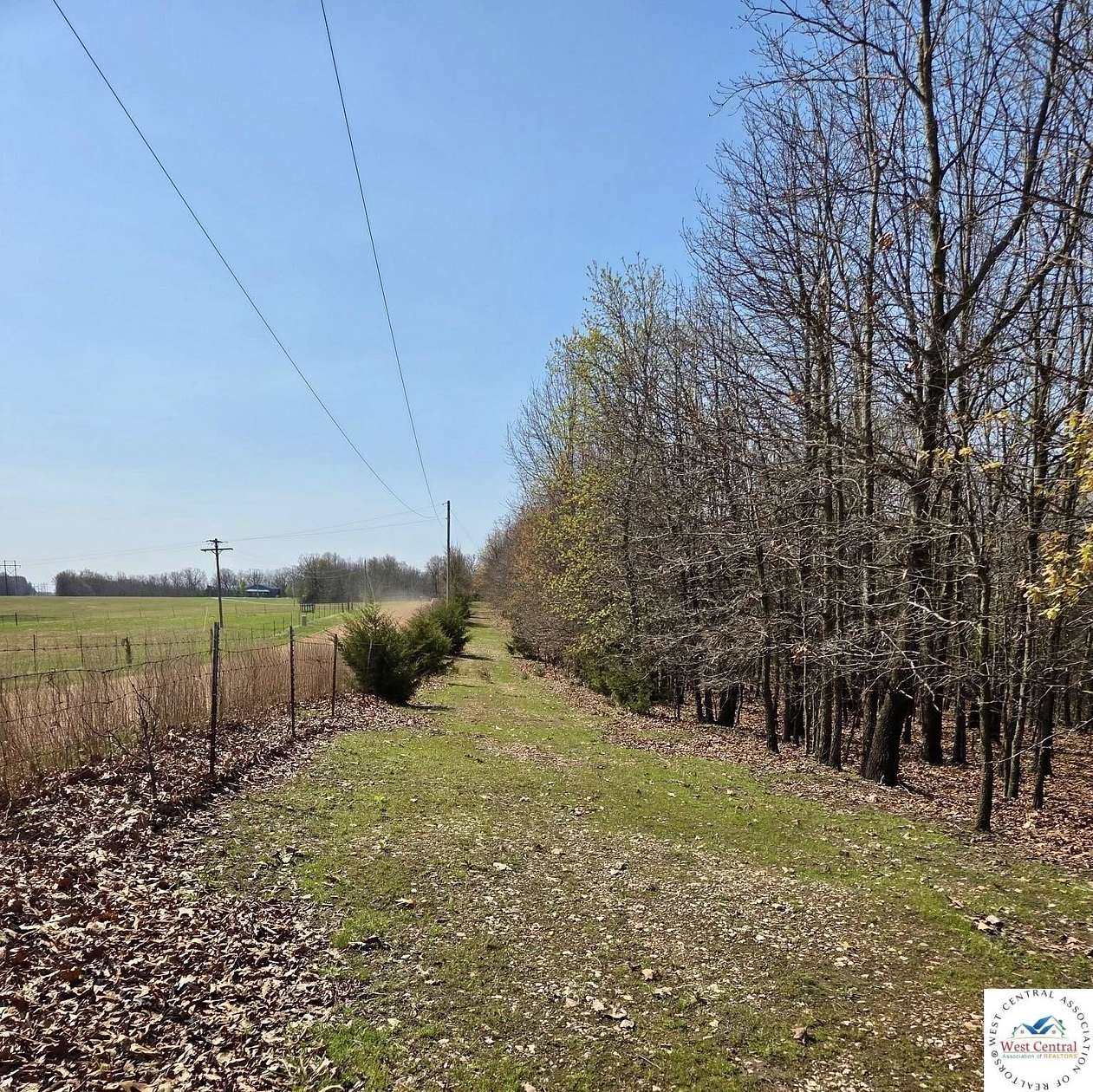 25 Acres of Recreational & Residential Land for Sale in Warsaw, Missouri