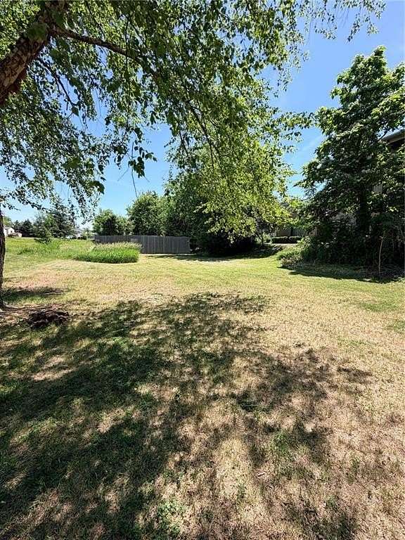 0.46 Acres of Residential Land for Sale in Cedar Rapids, Iowa