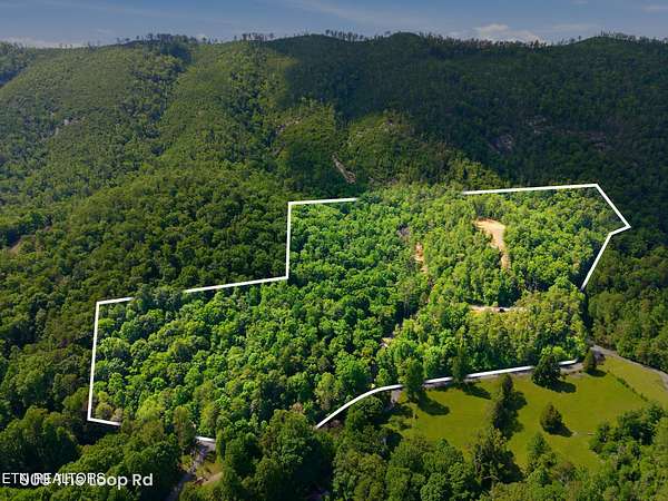 28 Acres of Recreational & Residential Land for Sale in Walland, Tennessee