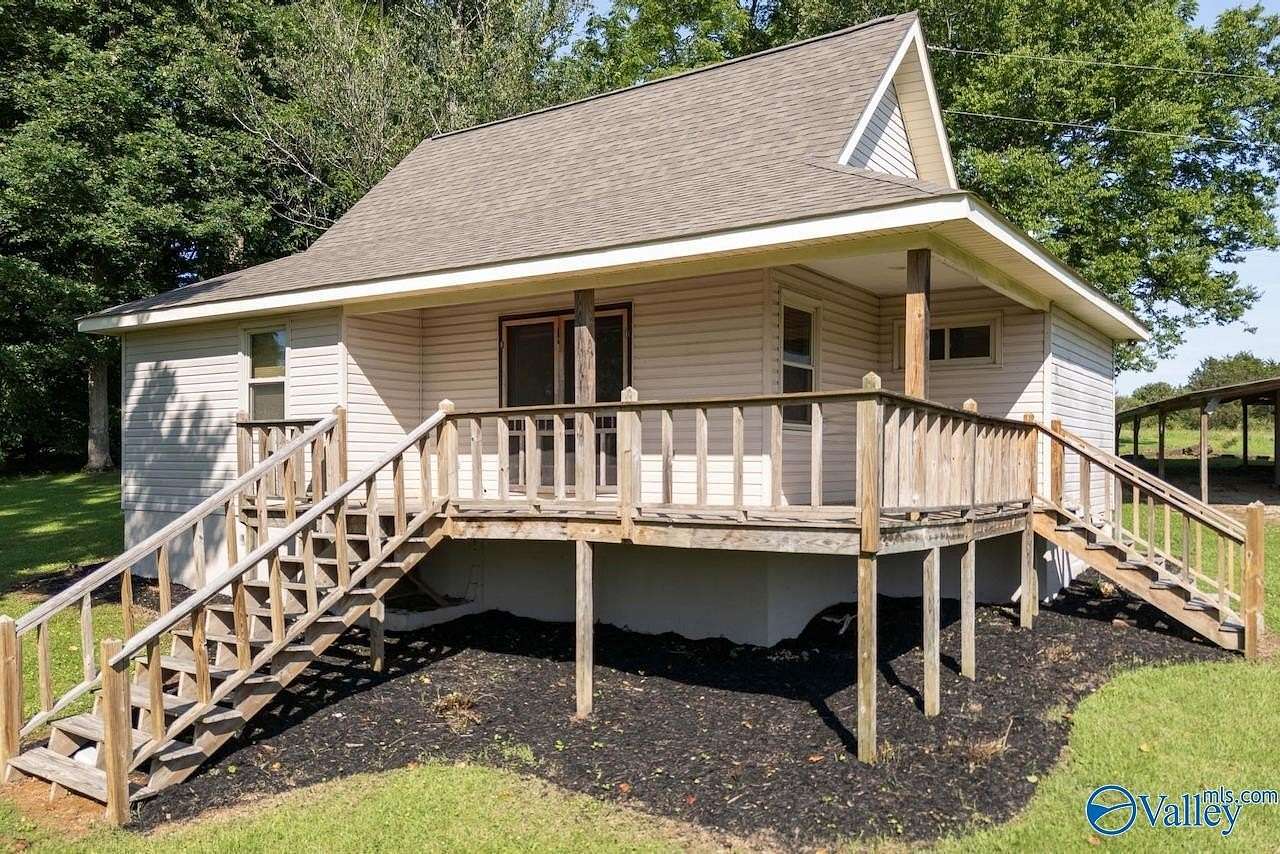 1.5 Acres of Land with Home for Sale in Hazel Green, Alabama