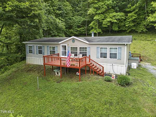 8.58 Acres of Land with Home for Sale in Abingdon, Virginia