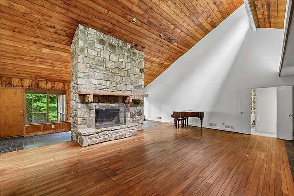 2.2 Acres of Land with Home for Sale in Atlanta, Georgia