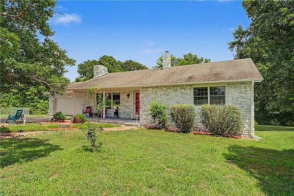 8.65 Acres of Land with Home for Sale in Fayetteville, Arkansas
