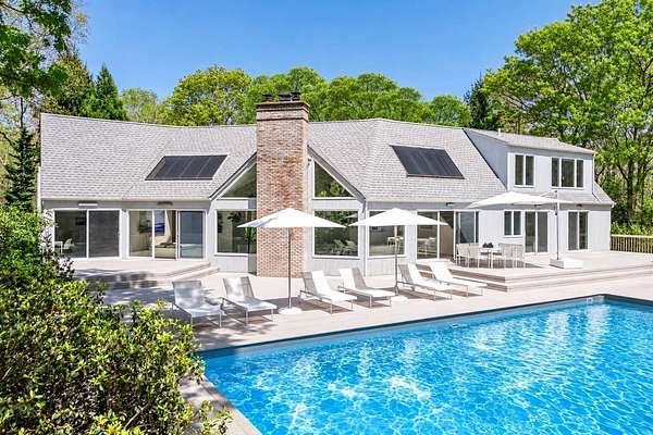 4.2 Acres of Land with Home for Sale in East Hampton, New York
