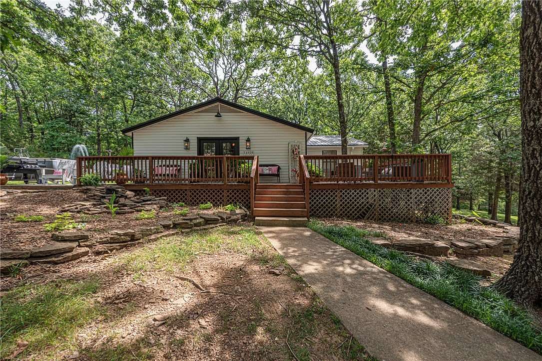5.47 Acres of Land with Home for Sale in West Fork, Arkansas
