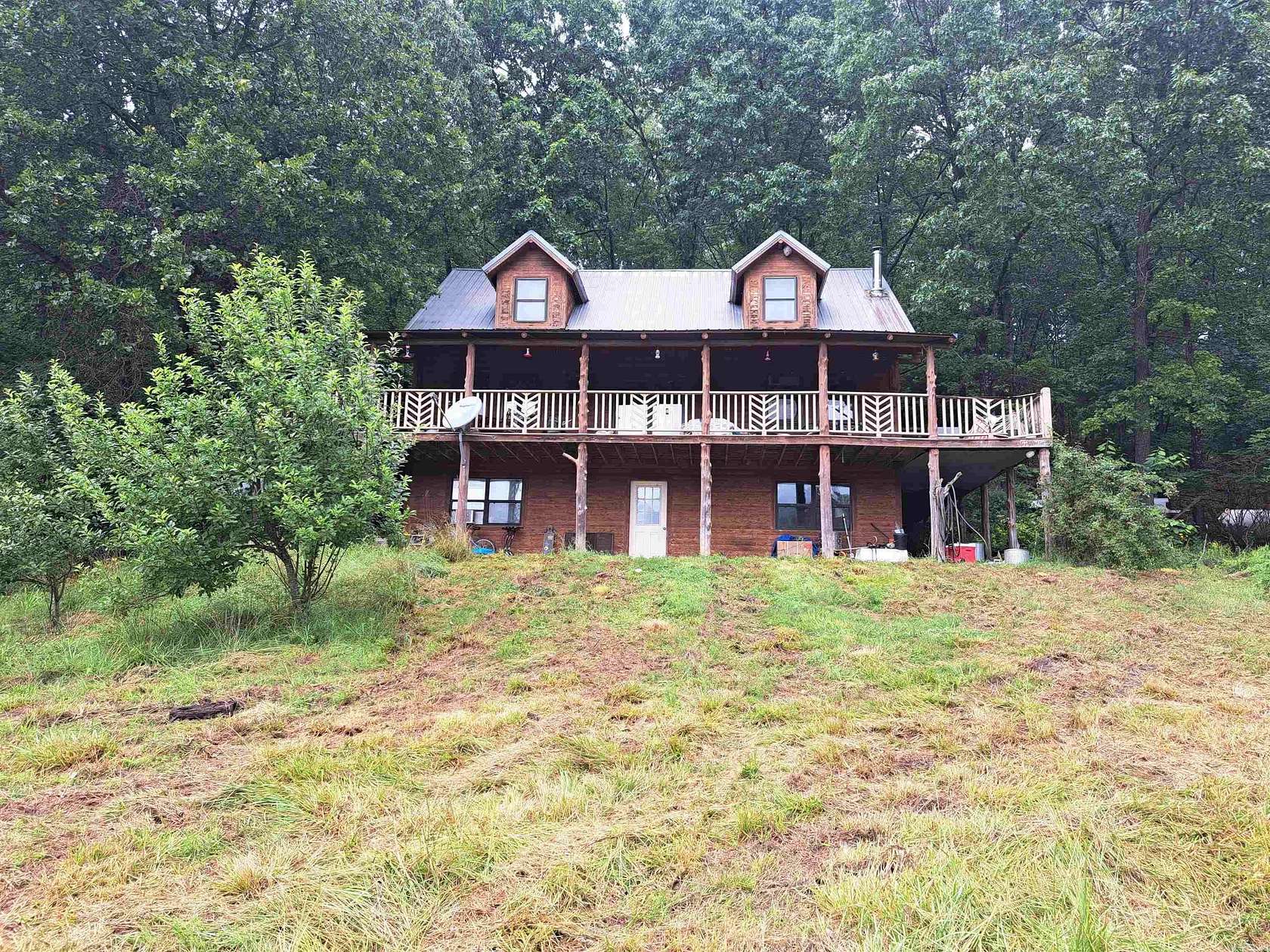 148 Acres of Recreational Land with Home for Sale in Melbourne, Arkansas