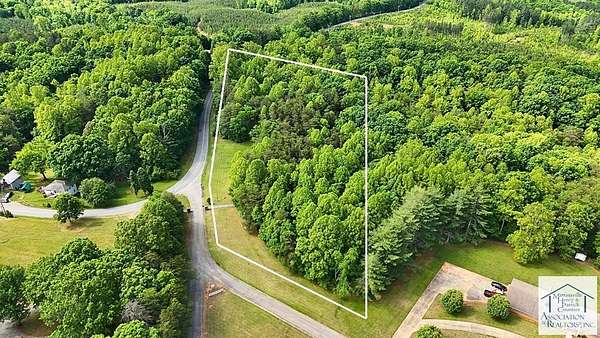 3 Acres of Residential Land for Sale in Martinsville, Virginia