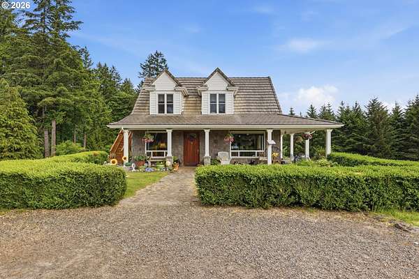 40 Acres of Land with Home for Sale in Gaston, Oregon