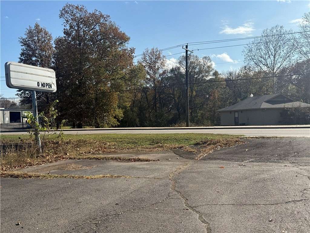 1 Acre of Mixed-Use Land for Sale in Russellville, Arkansas
