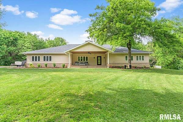 10.7 Acres of Land with Home for Sale in Petersburg, Illinois