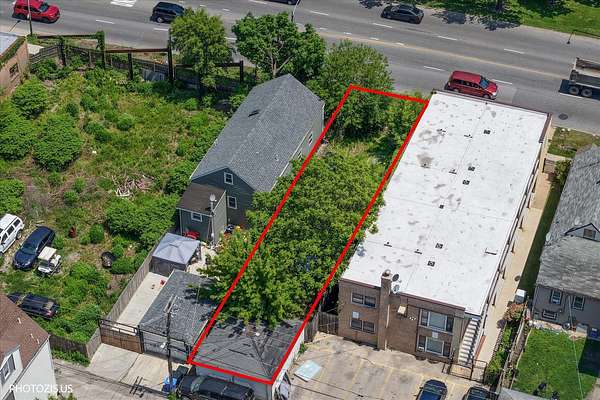 0.07 Acres of Mixed-Use Land for Sale in Chicago, Illinois