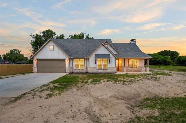 1.75 Acres of Land with Home for Sale in Kaufman, Texas