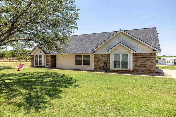 8.87 Acres of Land with Home for Lease in Springtown, Texas