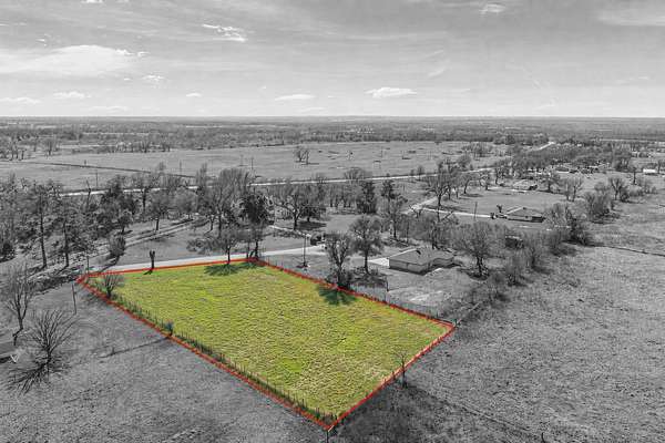 0.99 Acres of Residential Land for Sale in Mexia, Texas