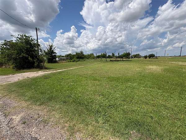 1 Acre of Residential Land for Sale in Terrell, Texas