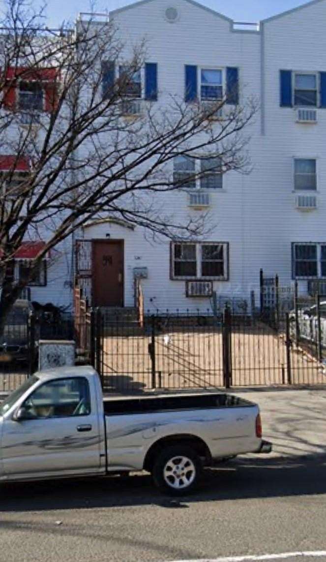 0.04 Acres of Land for Sale in Bronx, New York