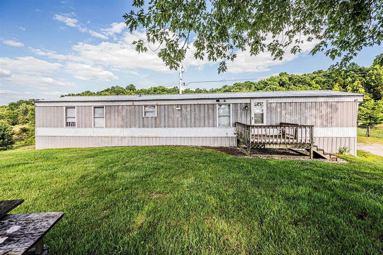 115 Acres of Land with Home for Sale in Bowling Green, Kentucky