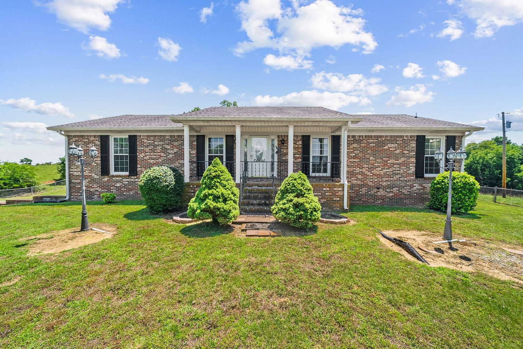 1.57 Acres of Land with Home for Sale in Columbia, Tennessee