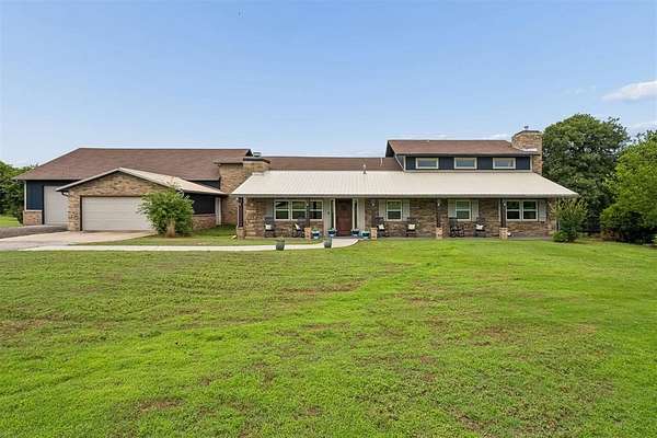 14.3 Acres of Land with Home for Sale in Arcadia, Oklahoma