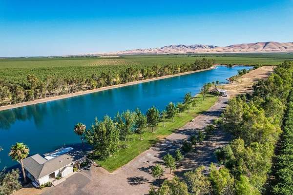 40 Acres of Agricultural & Residential Land for Sale in Patterson, California