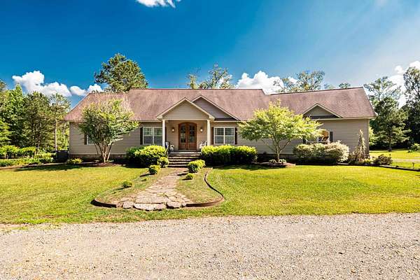 23.7 Acres of Recreational Land with Home for Sale in El Dorado, Arkansas