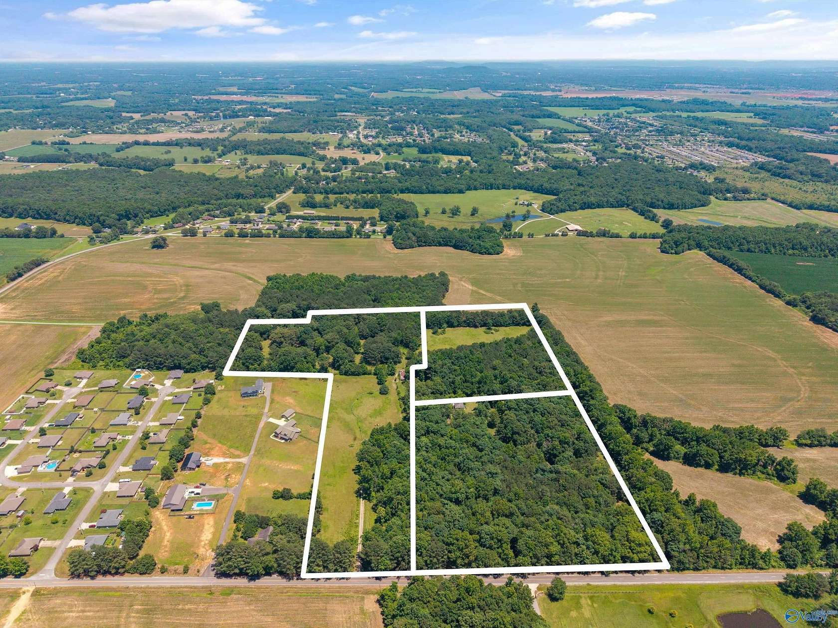 31 Acres of Recreational & Residential Land for Sale in Athens, Alabama