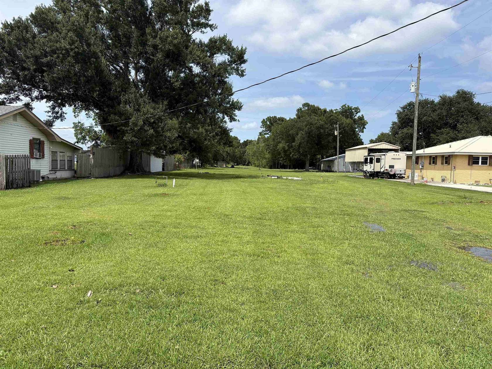 2.3 Acres of Residential Land for Sale in Gray, Louisiana
