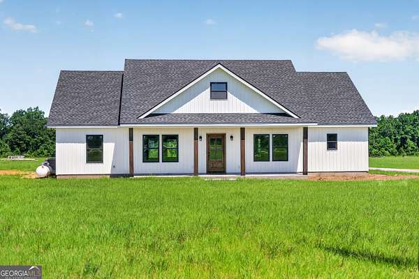 15 Acres of Land with Home for Sale in Blackshear, Georgia