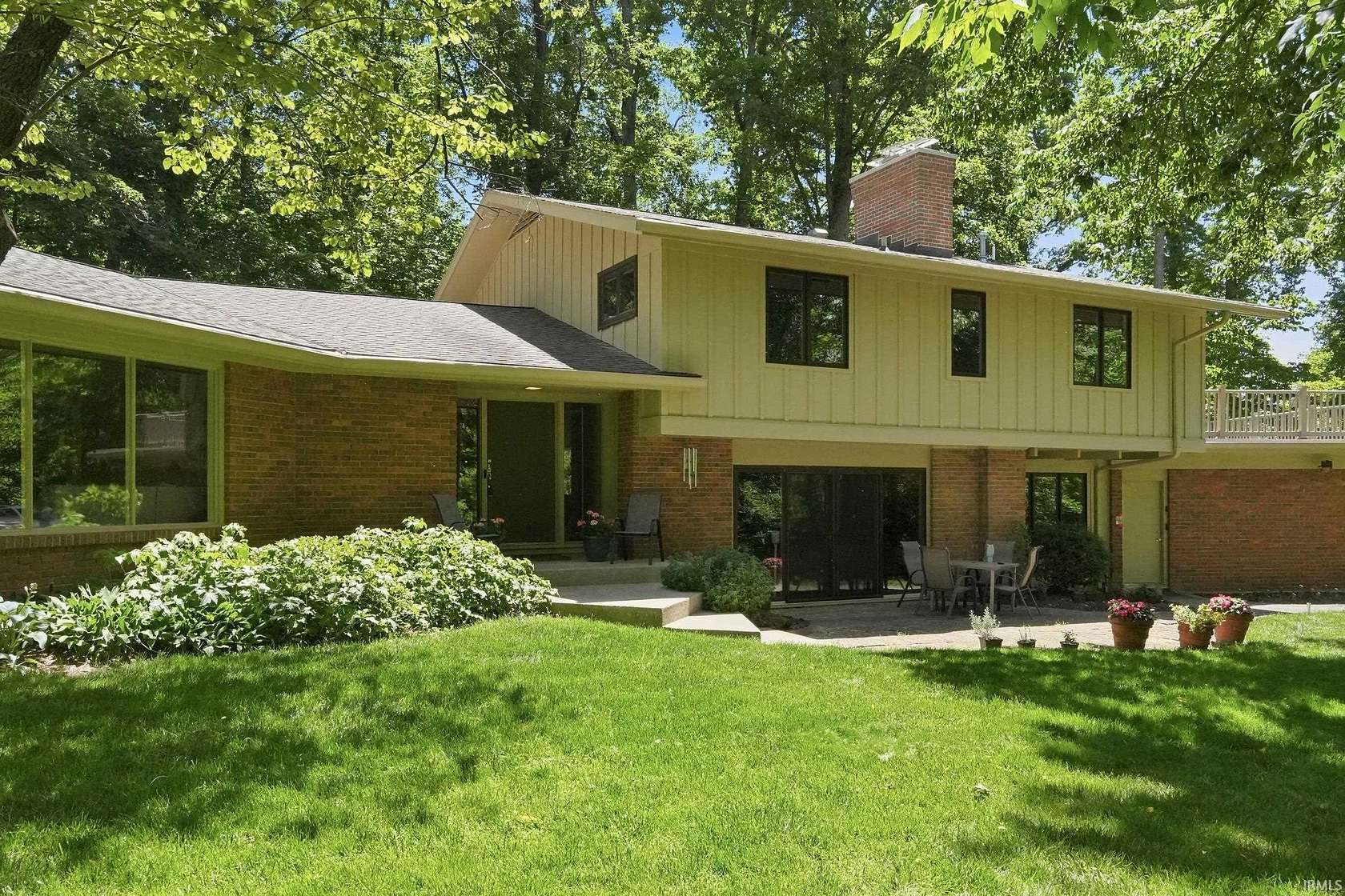 1.7 Acres of Land with Home for Sale in Fort Wayne, Indiana